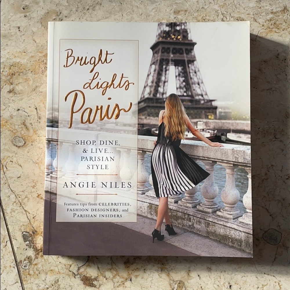 Bright Lights Paris Book: A Guide to Paris